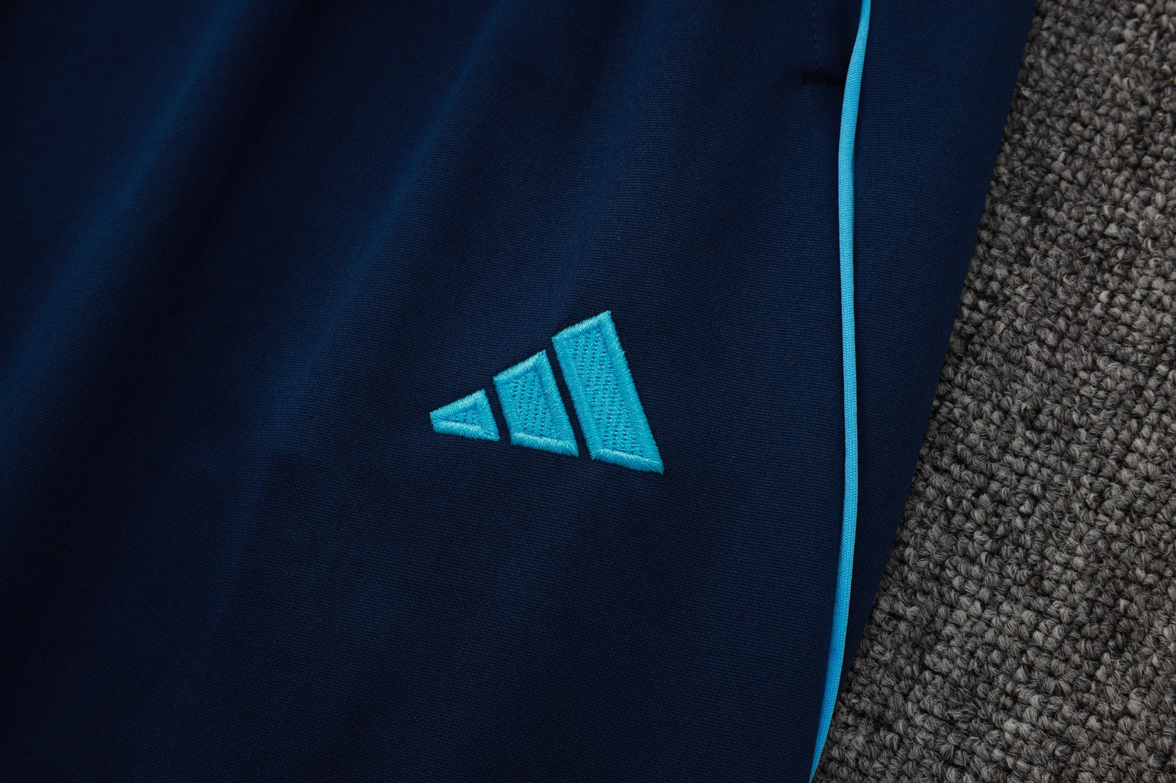 Arsenal Training Kit (Sweatshirt+Pants) RoyalBlue 2025/26 - Image 2