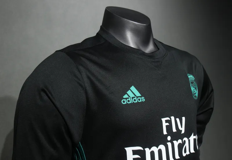 Real Madrid Retro Jersey Away Long Sleeve Soccer Shirt 2017/18 - Image 5