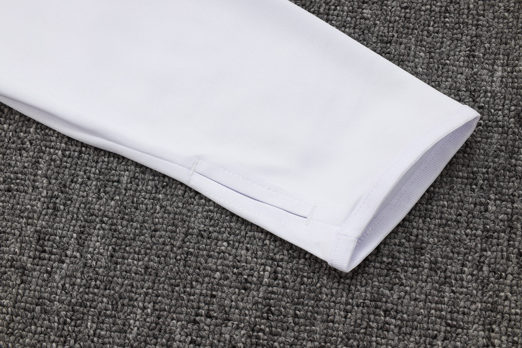 Bayern Munich Training Kit (Sweatshirt+Pants) White 2025/26 - Image 3