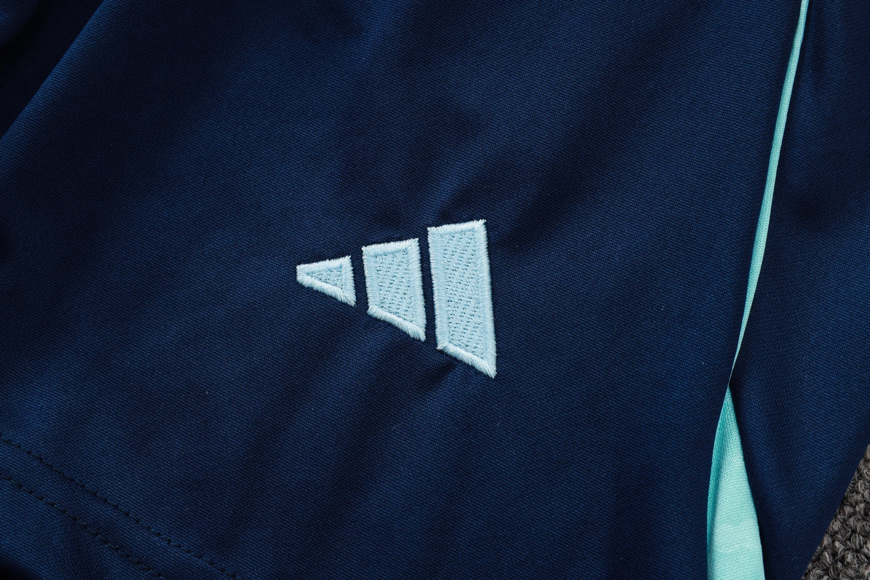 Arsenal Training Jersey Kit Green 2025/26 - Image 2