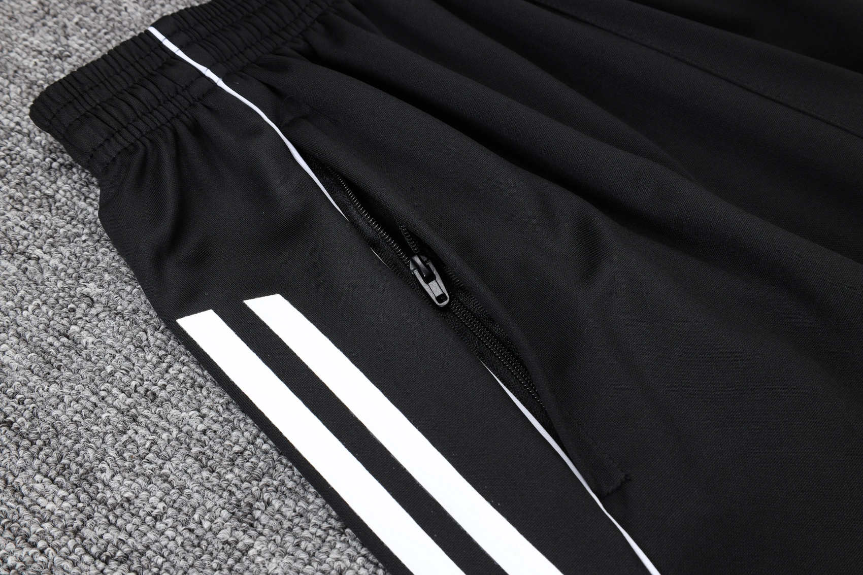 Arsenal Sleeveless Training Kit Black 2025/26 - Image 3