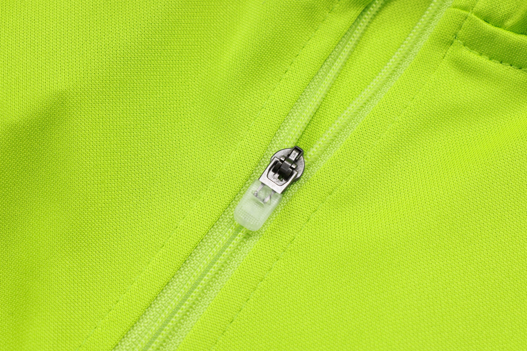 Real Madrid Training Kit (Sweatshirt+Pants) Green 2025/26 - Image 4