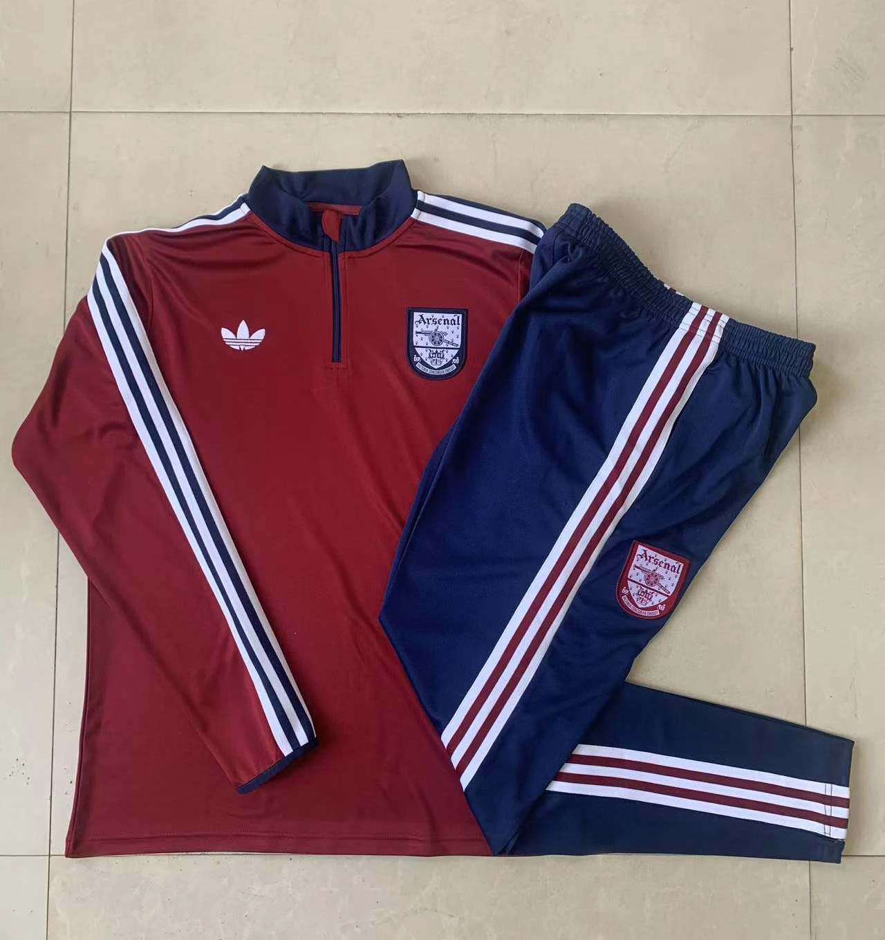 Kids Arsenal Training Kit (Sweatshirt+Pants) Red 2025/26 - Image 2