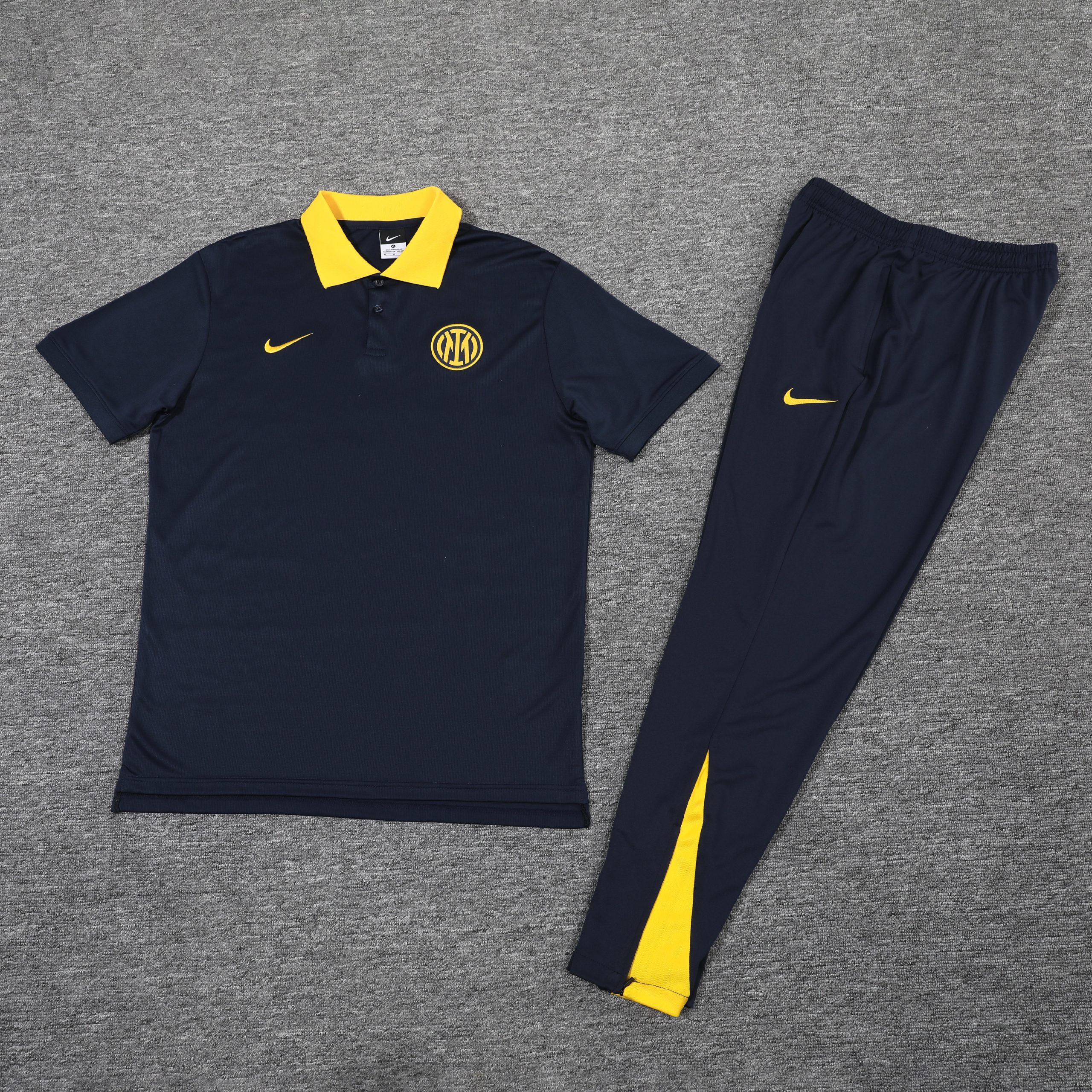 Inter Milan Training Kit (Polo+Pants) 2025/26 - Image 4