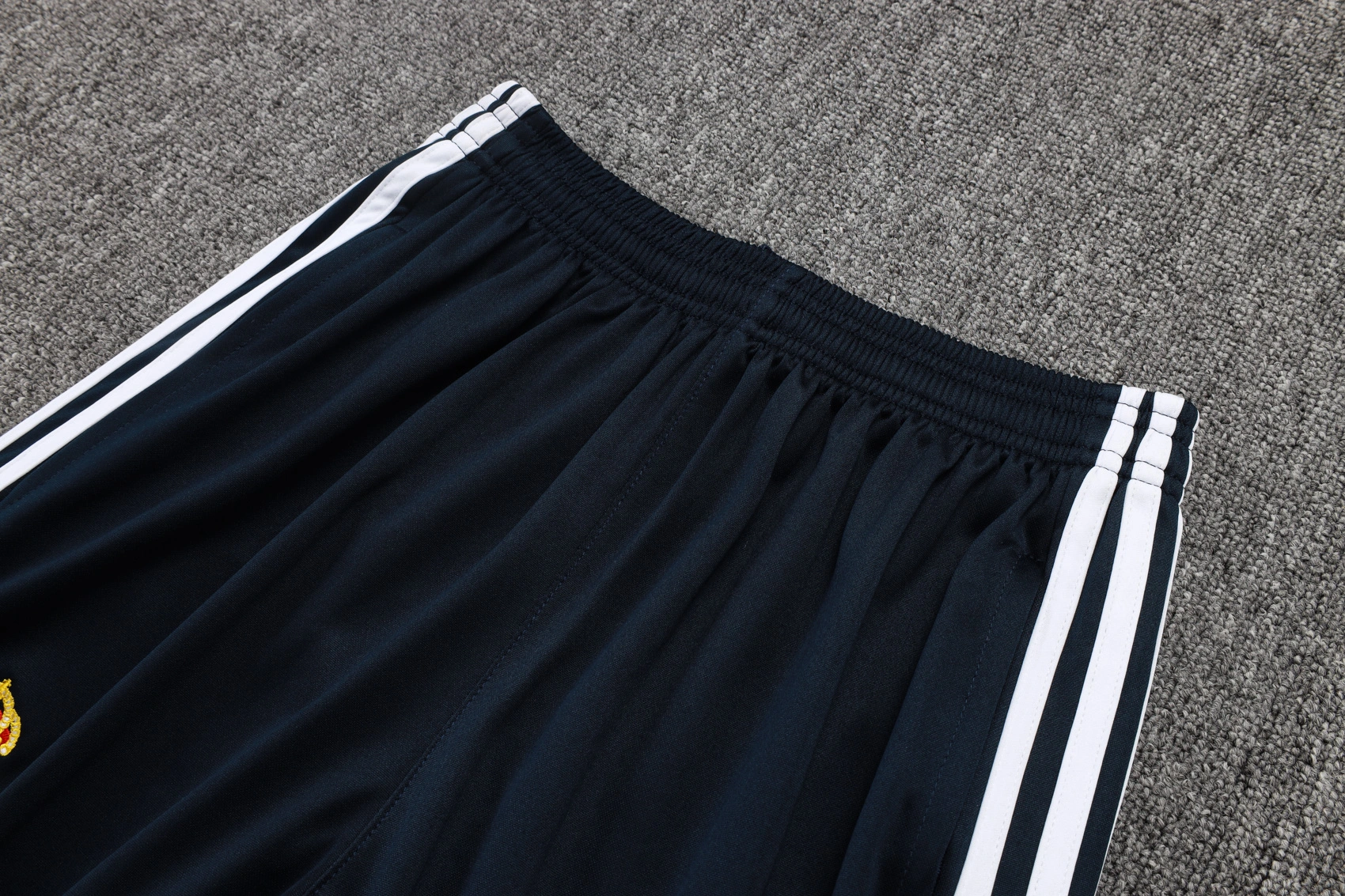 Real Madrid Training Kit (Sweatshirt+Pants) Cyan 2025/26 - Image 5