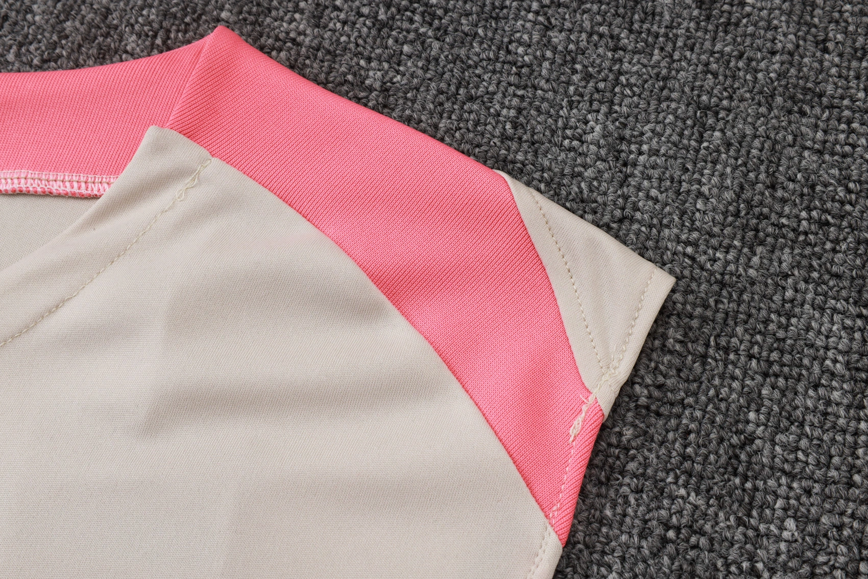 Barcelona Sleeveless Training Kit Beige 2025/26 - Image 3