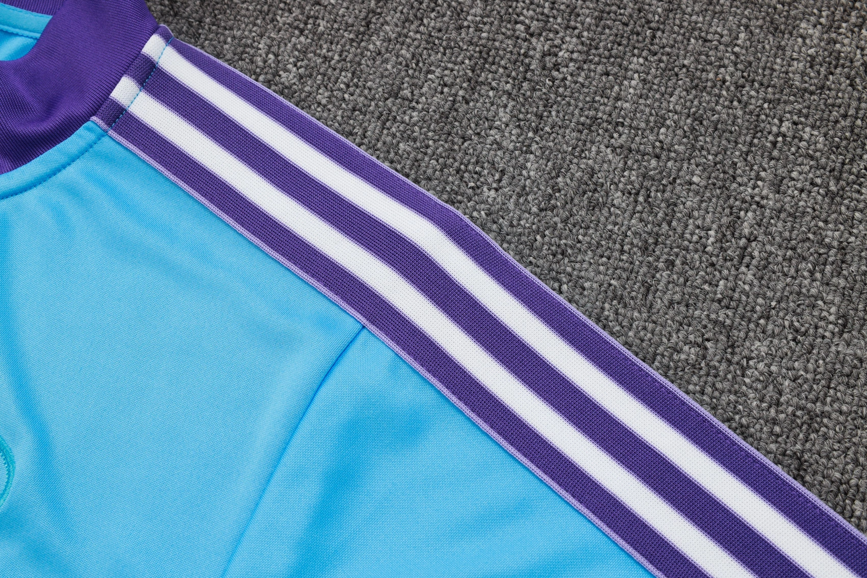 Real Madrid Training Kit (Sweatshirt+Pants) Light Blue 2025/26 - Image 3