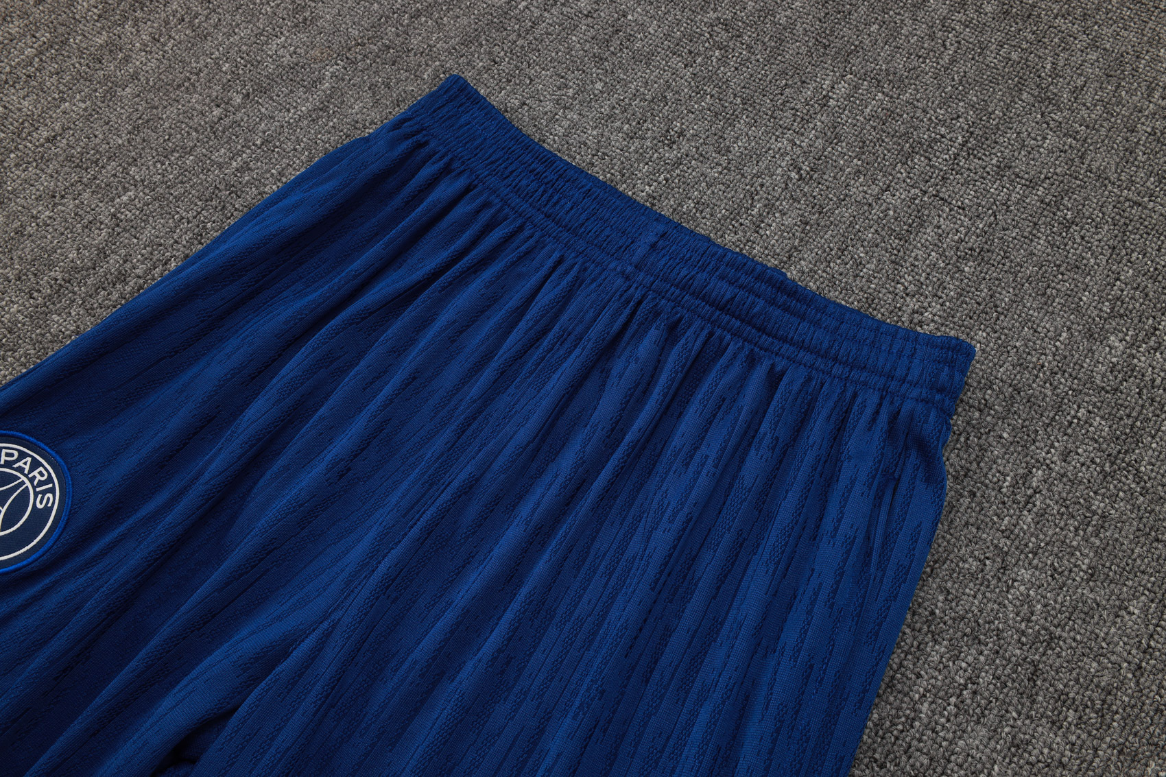 PSG Training Kit (Sweatshirt+Pants) Red 2025/26 - Player Version - Image 3