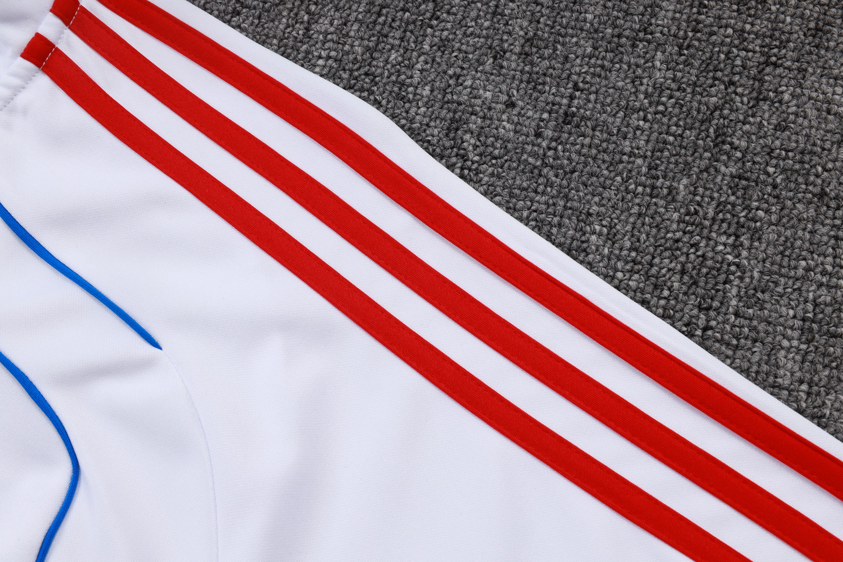 Bayern Munich Training Kit (Sweatshirt+Pants) White 2025/26 - Image 3