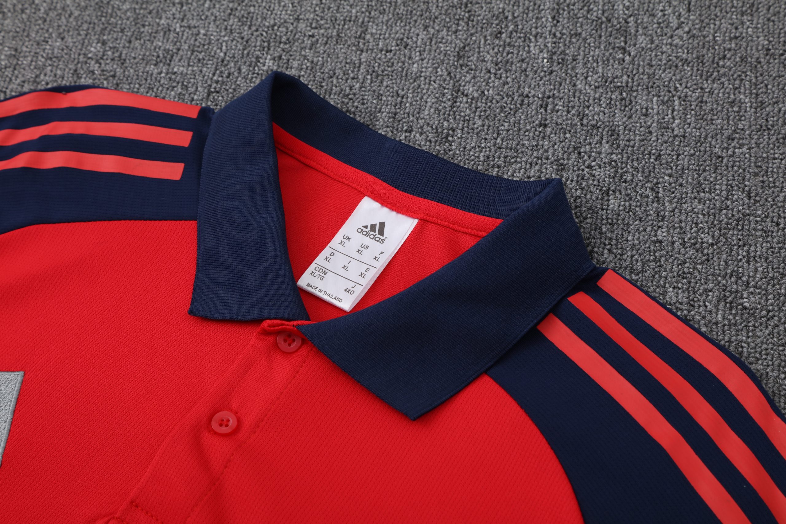 Manchester United Training Kit (Polo+Pants) 2025/26 - Image 5