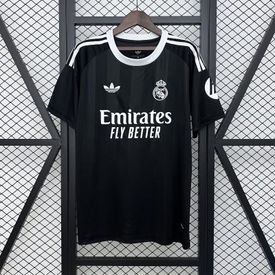 Real Madrid Football Jersey Black Goalkeeper Custom Shirt 2025/26