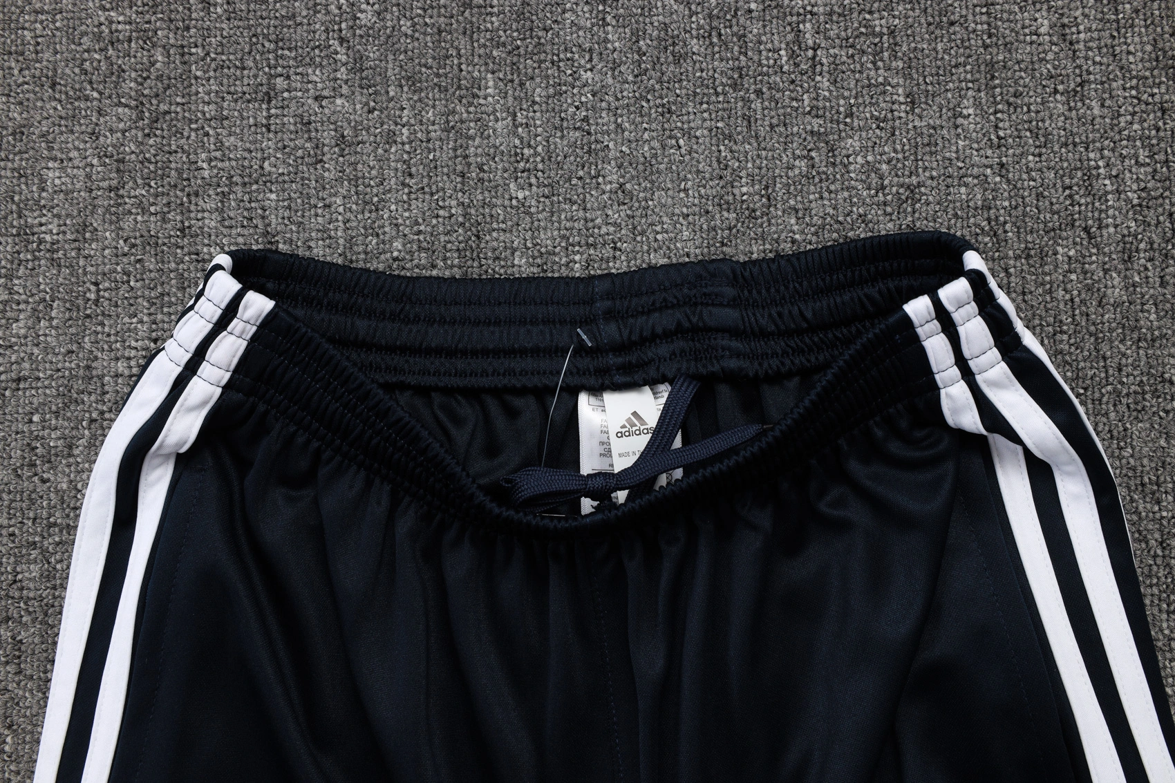 Real Madrid Training Kit (Sweatshirt+Pants) Cyan 2025/26 - Image 6