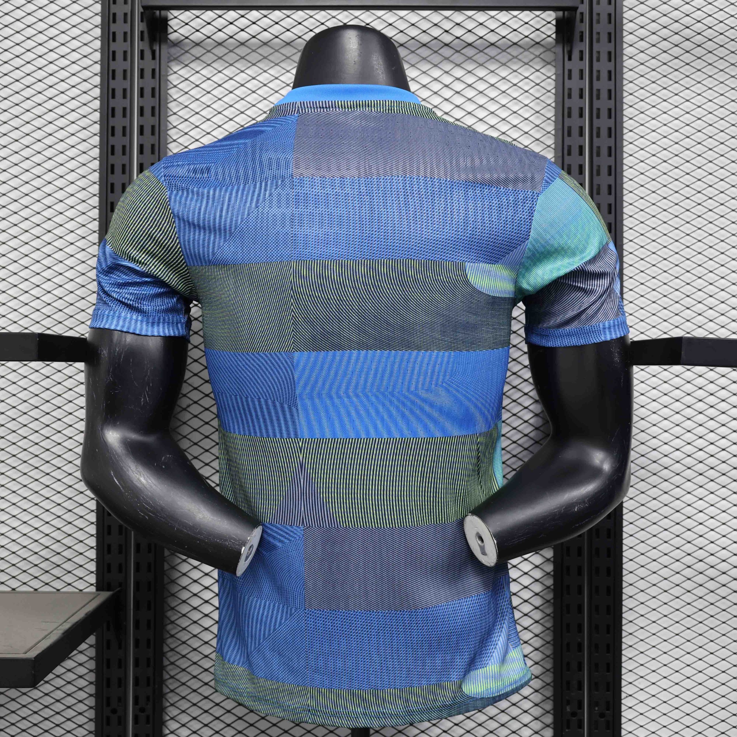 Real Madrid Soccer Jersey Training Shirt 2025/26 - Image 2