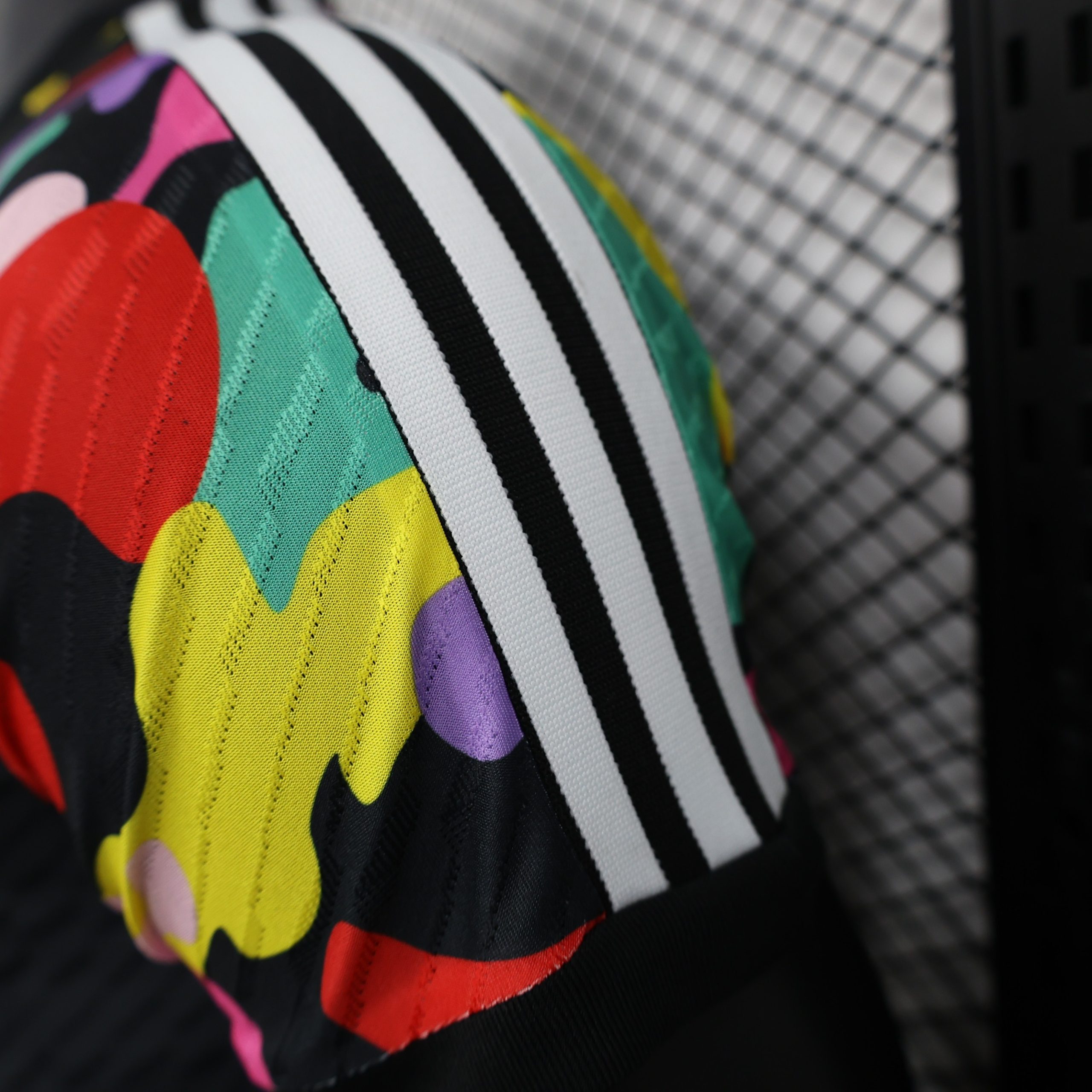 Manchester United Pre-Match Football Jersey Shirt 2023/24 - Image 6