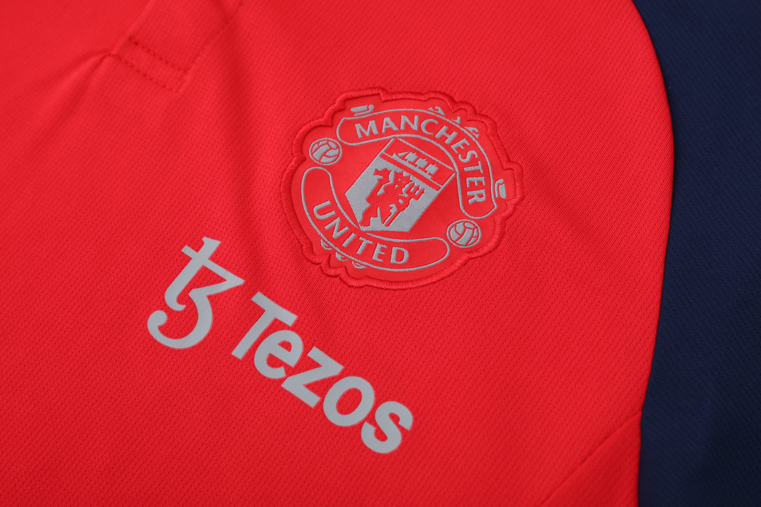 Manchester United Training Kit (Polo+Pants) 2025/26 - Image 4