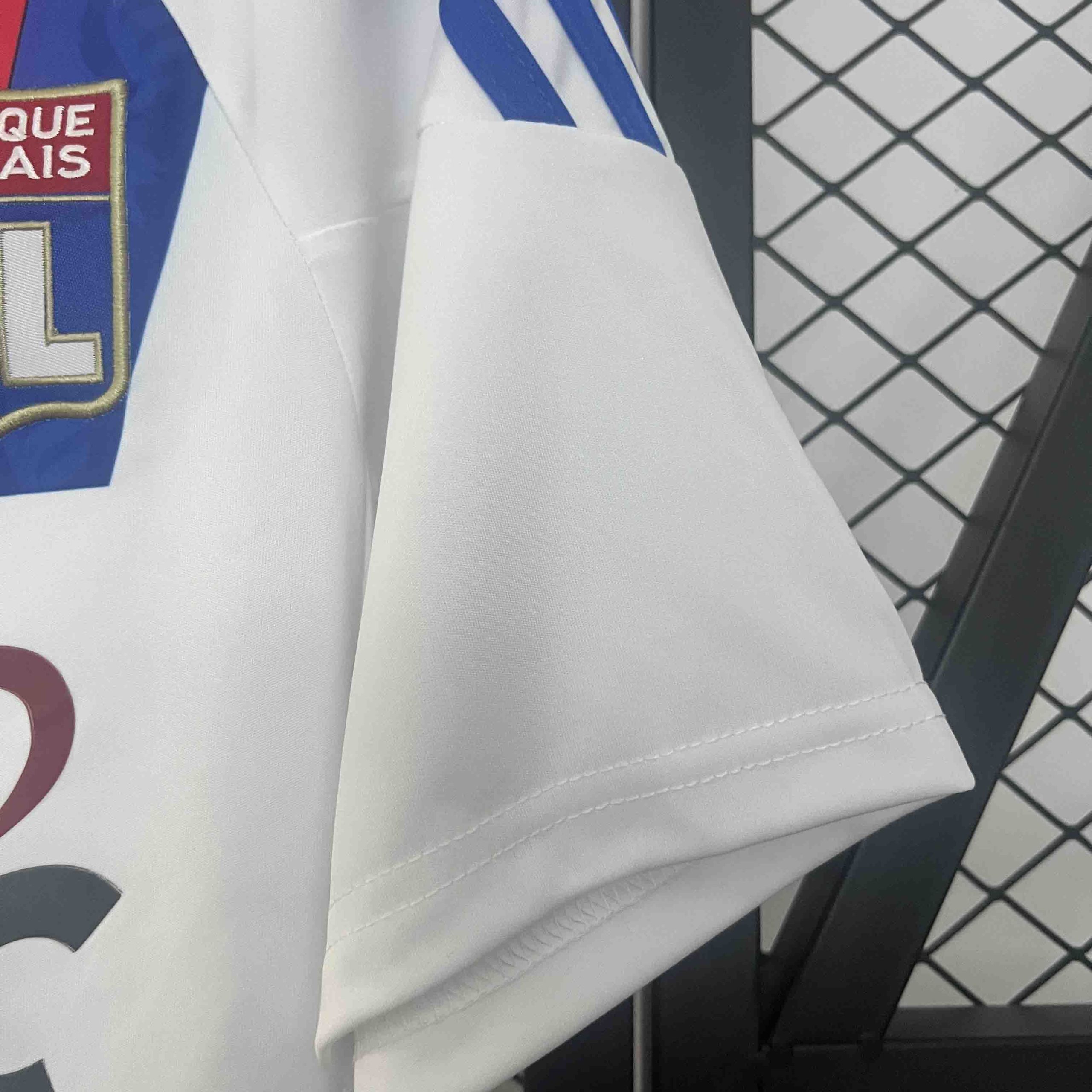 Olympique Lyonnais Retro Football Jersey Home Custom Shirt 2010-11 - Image 4