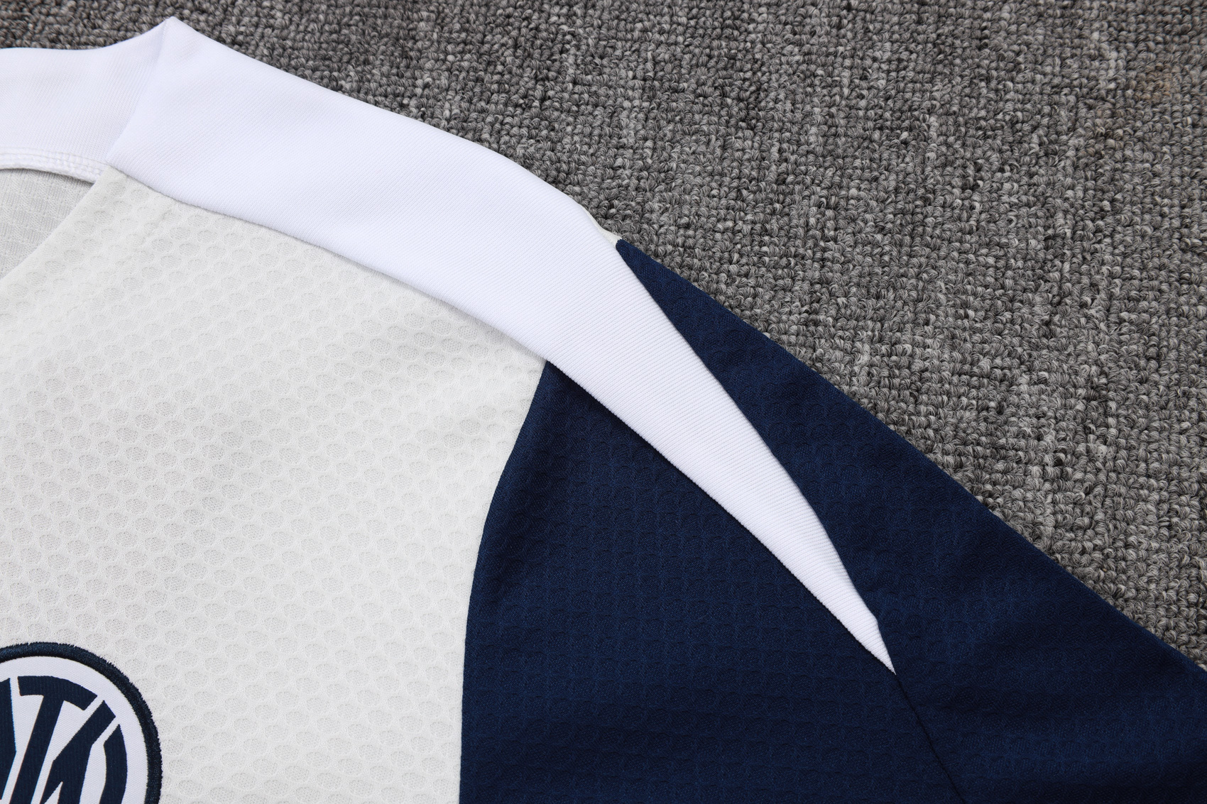 Inter Milan Training Jersey Kit White 2025/26 - Image 4