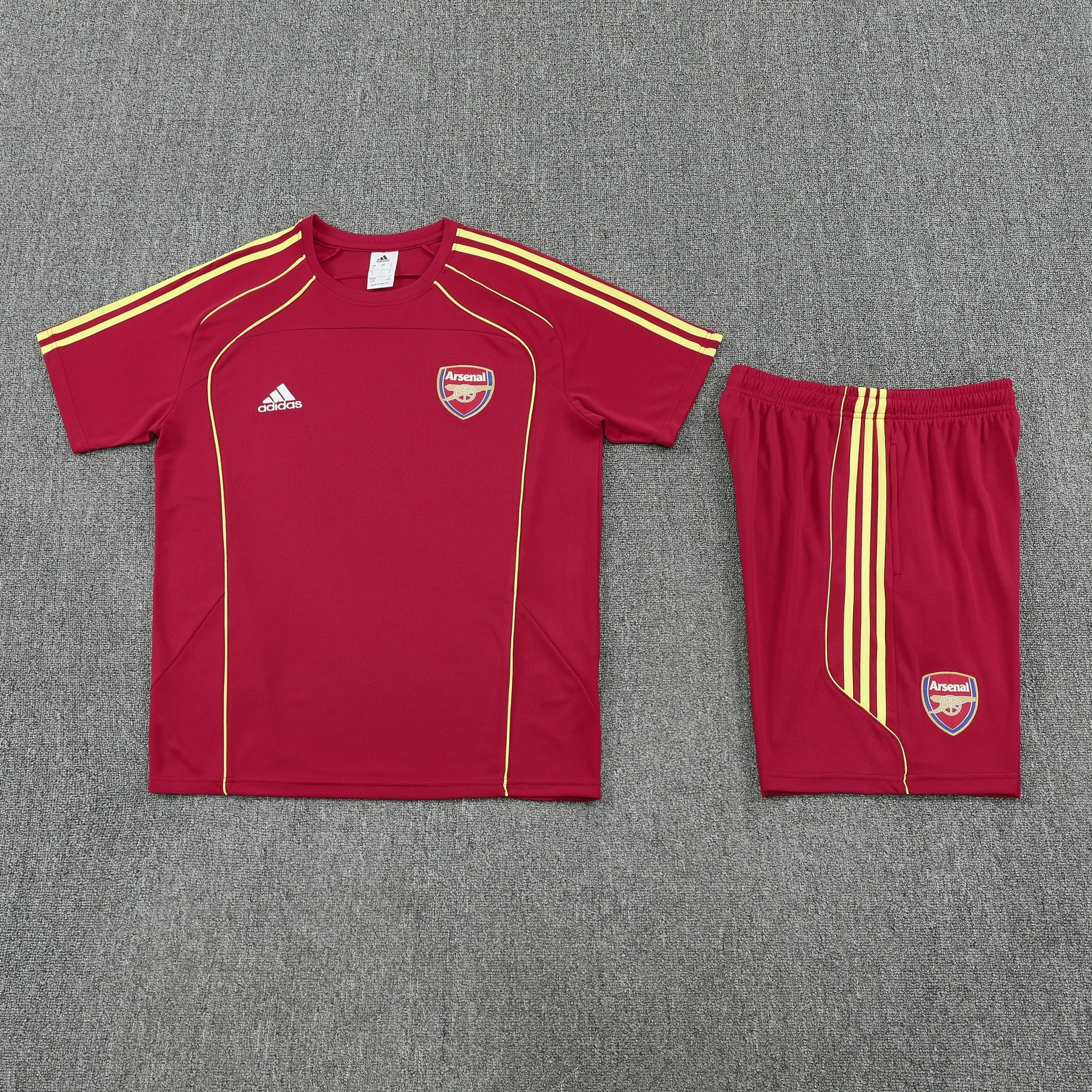 Arsenal OG Training Jersey Kit Red 2025/26 - Image 3