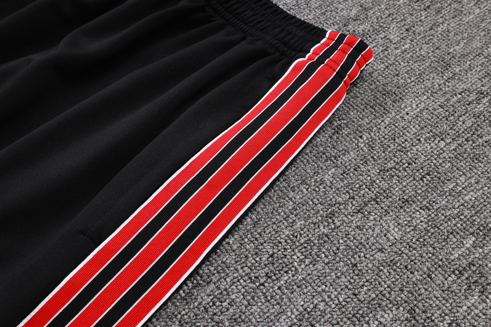 Manchester United Training Kit (Jacket+Pants) Black 2025/26 - Image 5