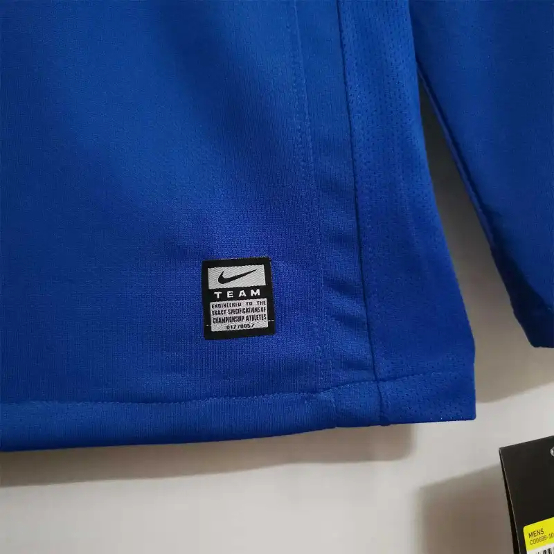 Manchester United Retro Home Long Sleeve Football Jersey Shirt 2008/09 - Image 5