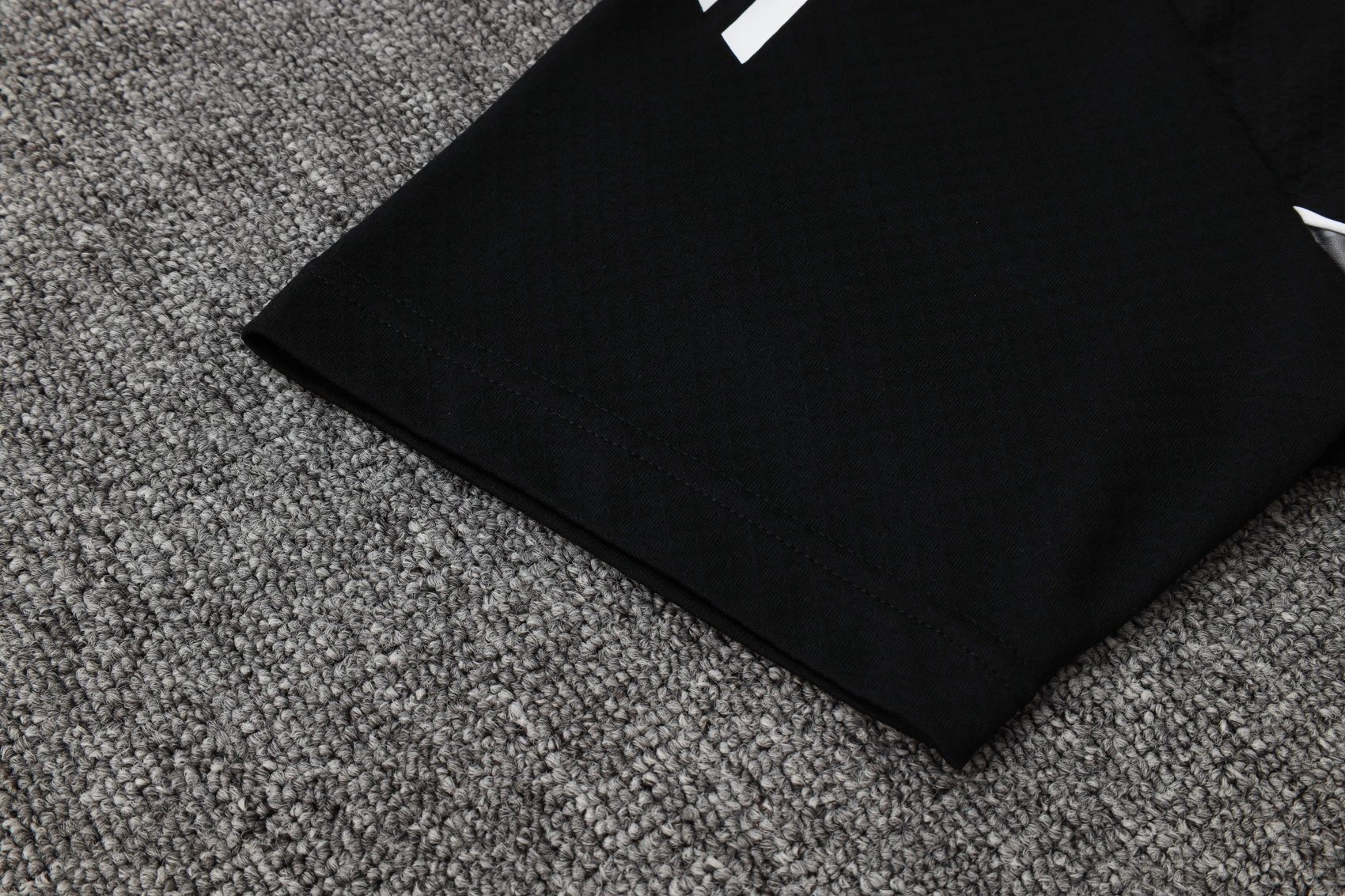 Real Madrid Training Kit (Polo+Pants) Black 2025/26 - Image 4