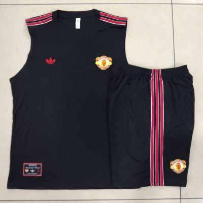 Alternative view of Manchester United Sleeveless Training Kit Black 2025/26