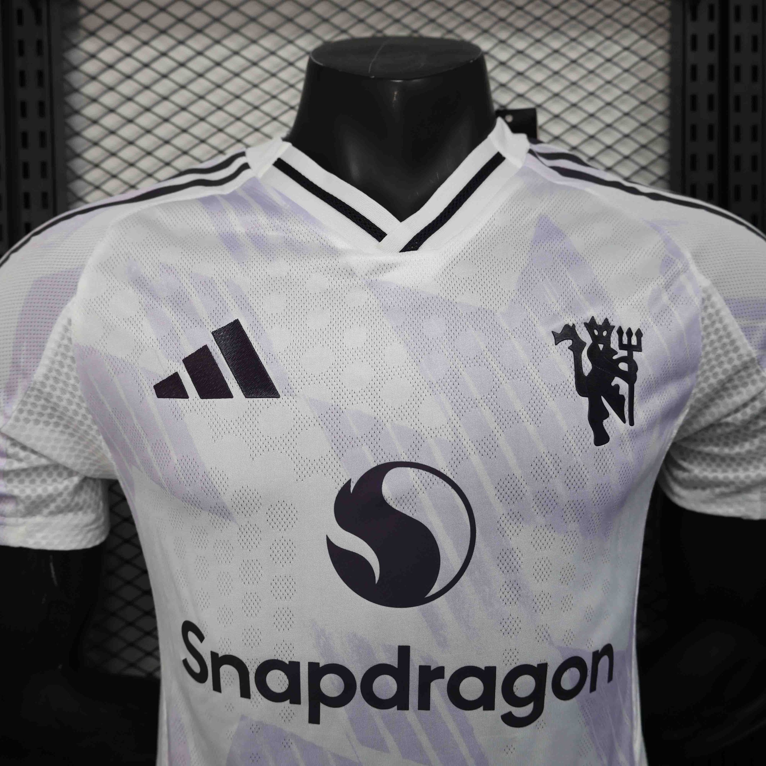 Manchester United Away Jersey Shirt 2025/26 - Image 4