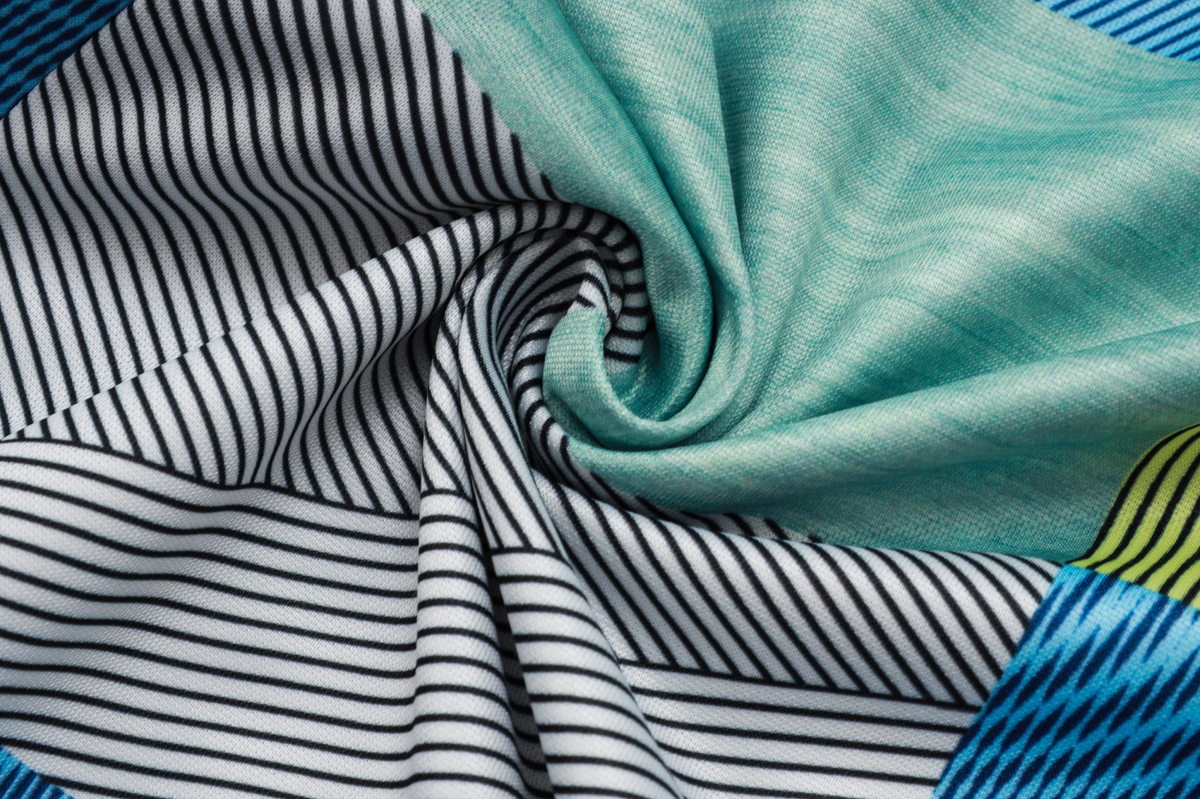 Real Madrid Training Kit (Sweatshirt+Pants) Green 2025/26 - Image 5