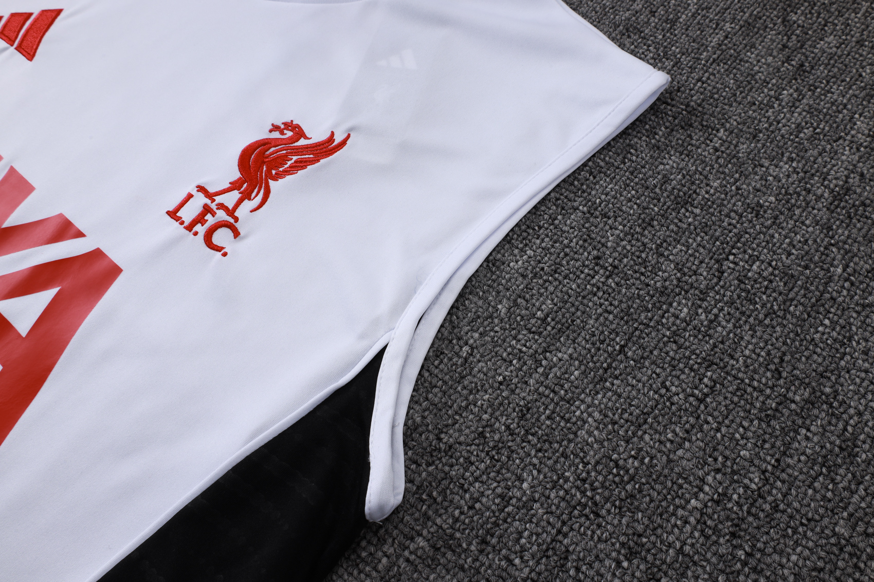 Liverpool Sleeveless Training Kit White 2025/26 - Image 6