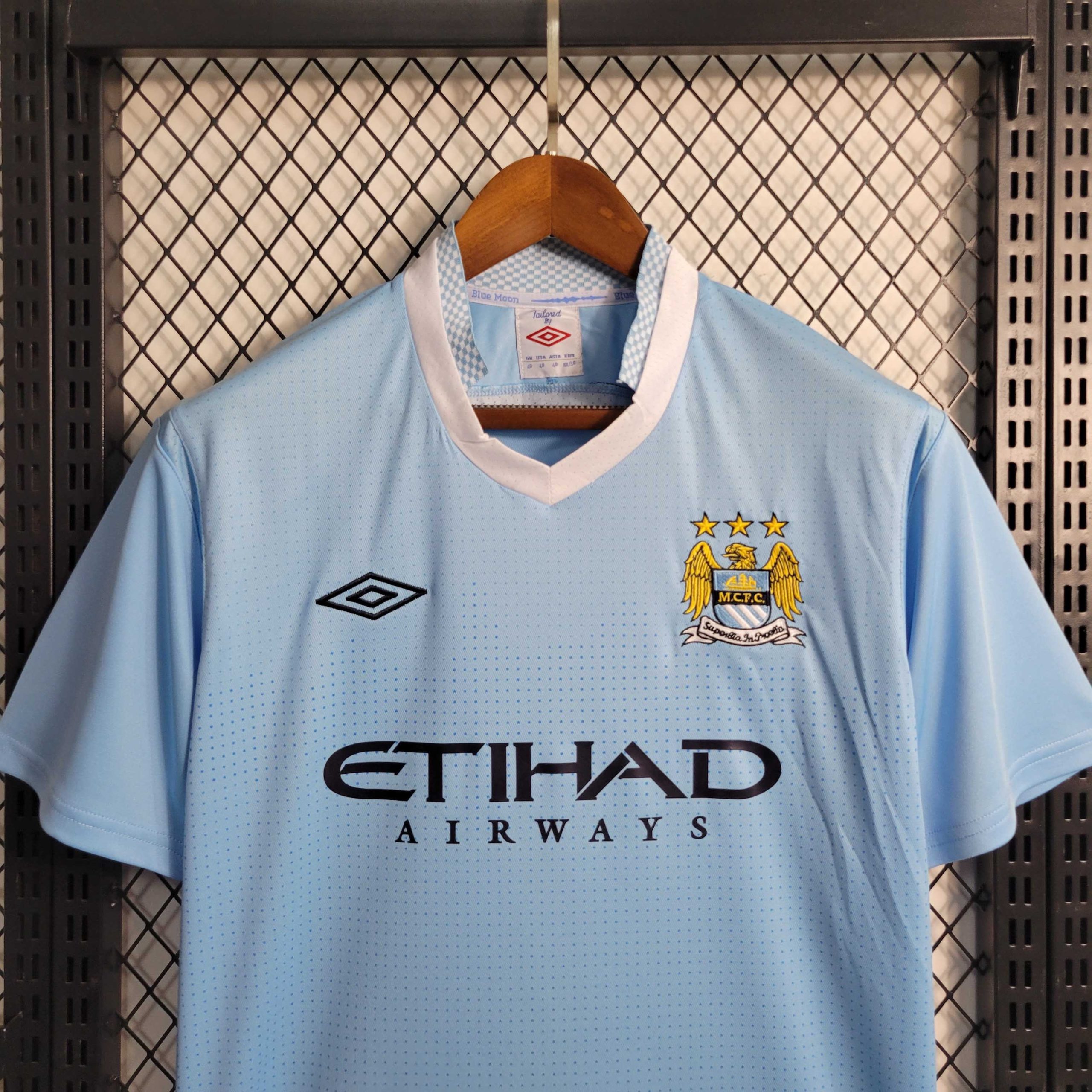 Manchester City Retro Home Football Jersey Shirt 2011/12 - Image 3