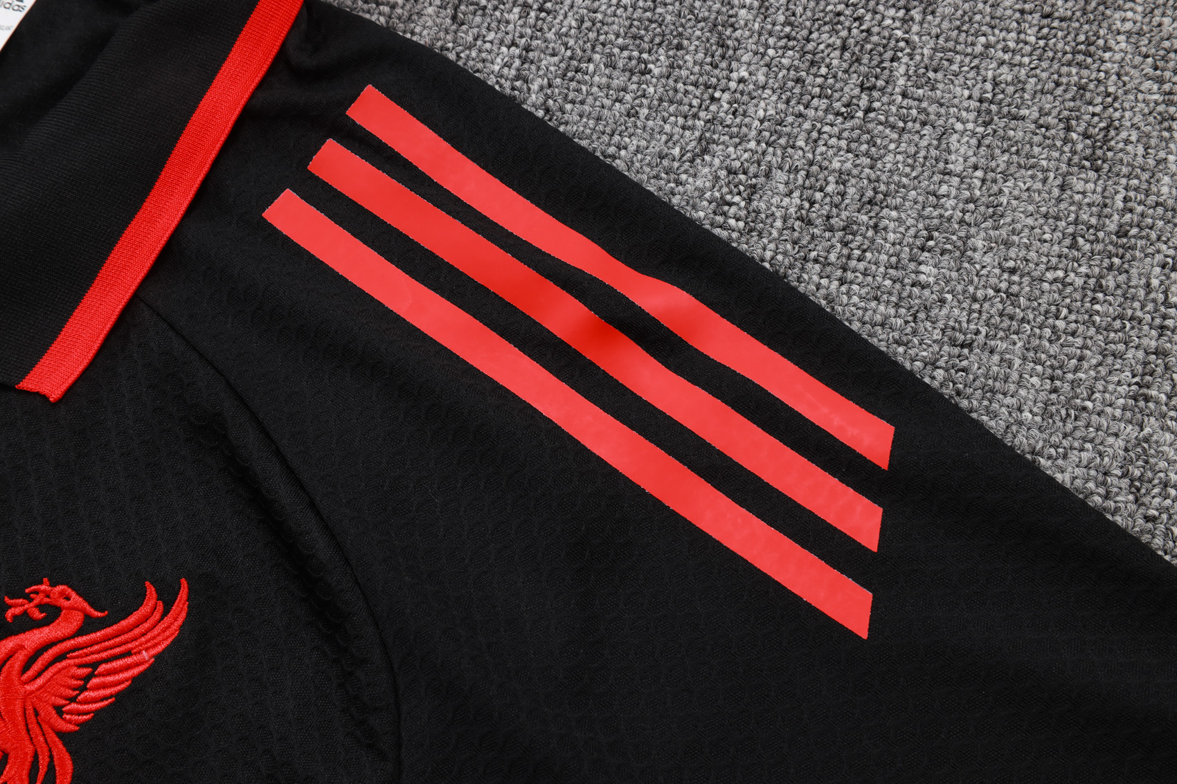 Liverpool Training Kit (Polo+Pants) Black 2025/26 - Image 4