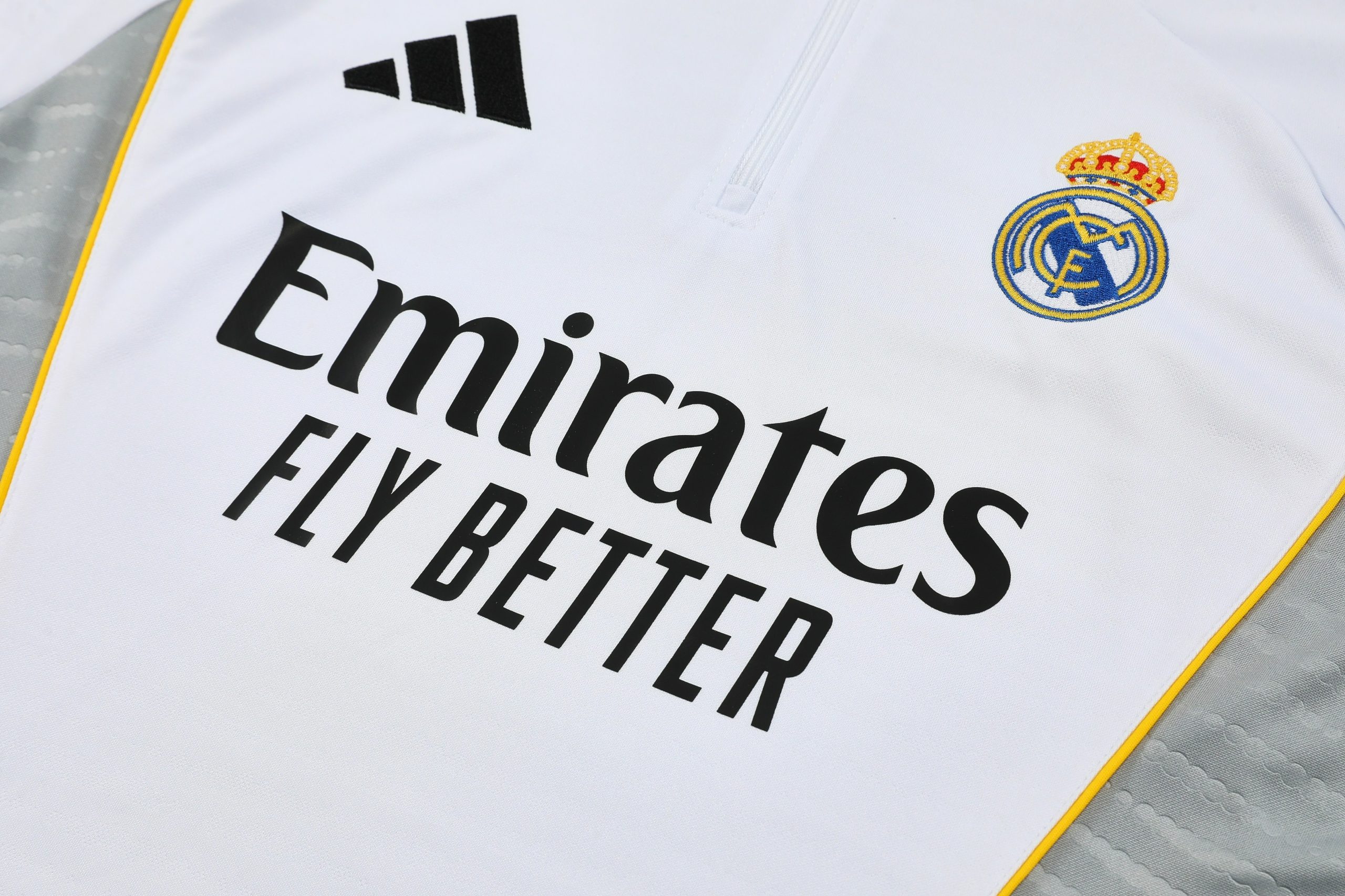 Real Madrid Training Kit (Sweatshirt+Pants) White 2025/26 - Player Version - Image 5