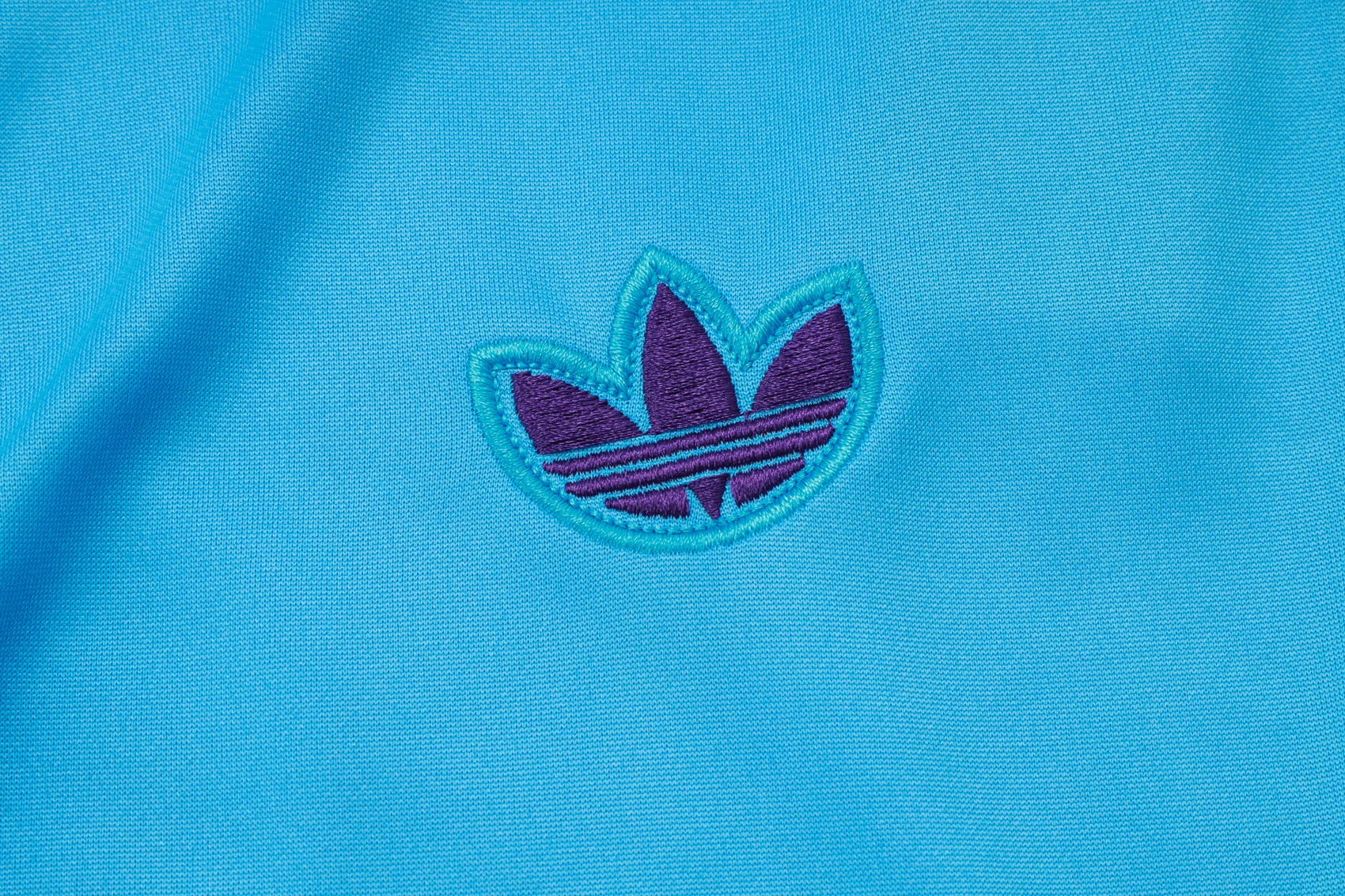 Real Madrid Training Kit (Sweatshirt+Pants) Light Blue 2025/26 - Image 4