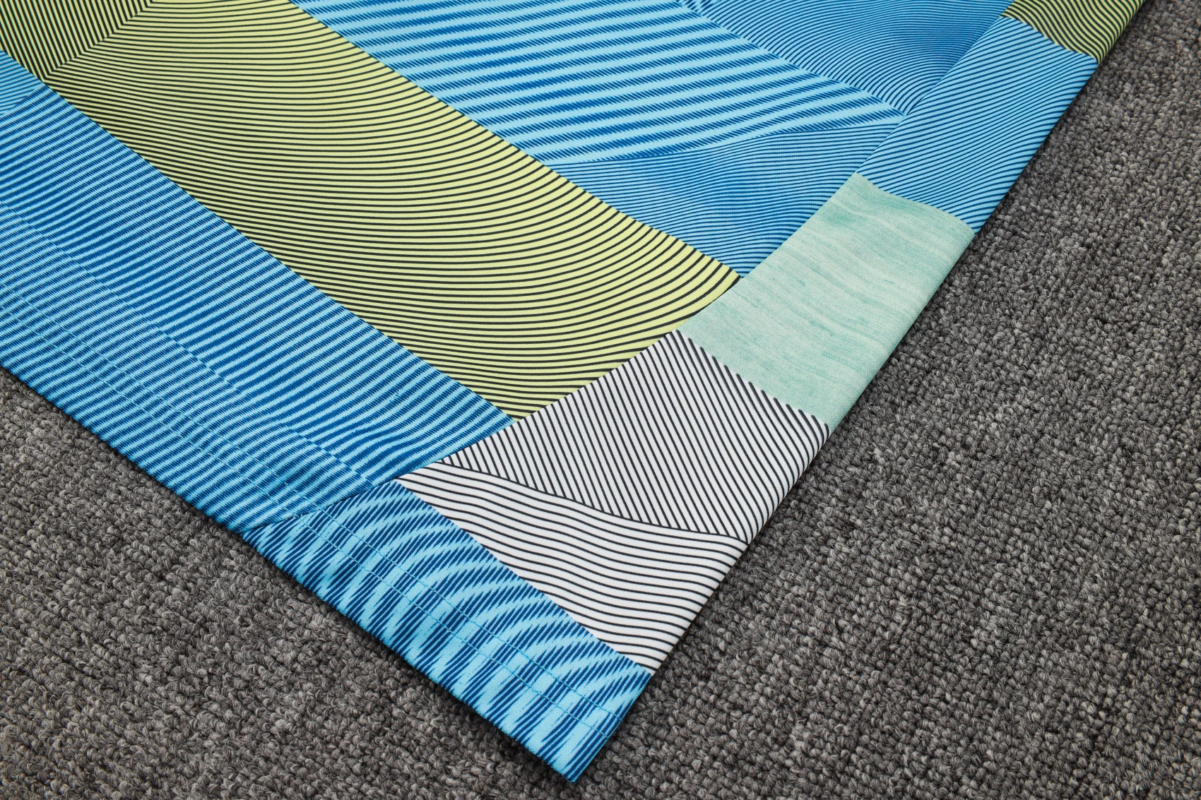 Real Madrid Training Kit (Sweatshirt+Pants) Green 2025/26 - Image 4