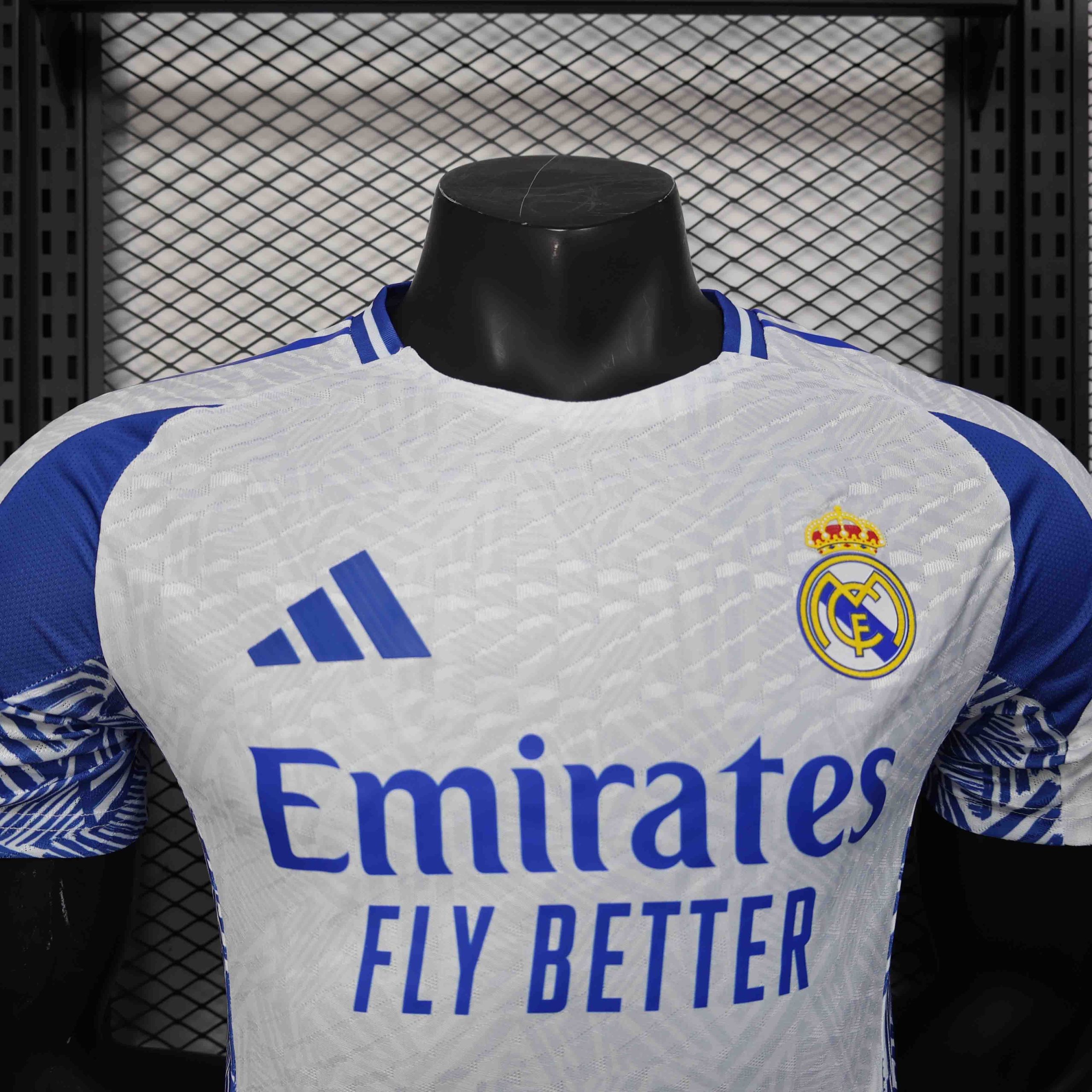 Real Madrid Soccer Jersey Training Shirt 2025/26 - Image 3