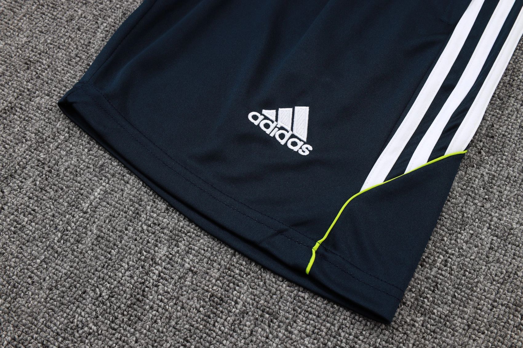 Real Madrid UBP Training Jersey Kit White 2025/26 - Image 3