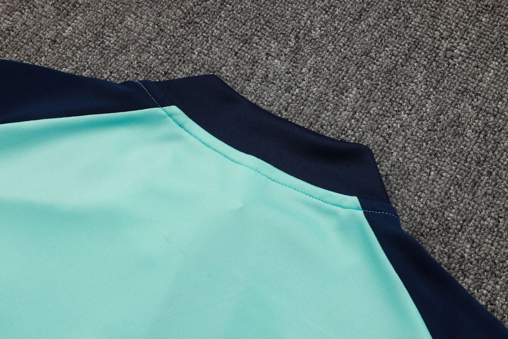 Arsenal Training Kit (Sweatshirt+Pants) Light Green 2025/26 - Image 6